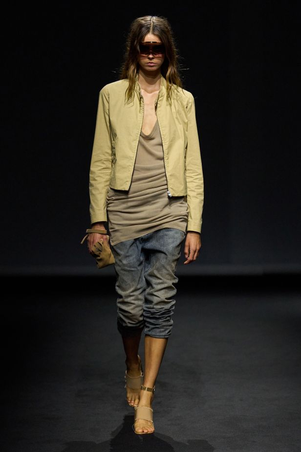 MM6 Maison Margiela‏ تعيد ابتكار خزانة الملابس اليومية في مجموعة ربيع 2027‏