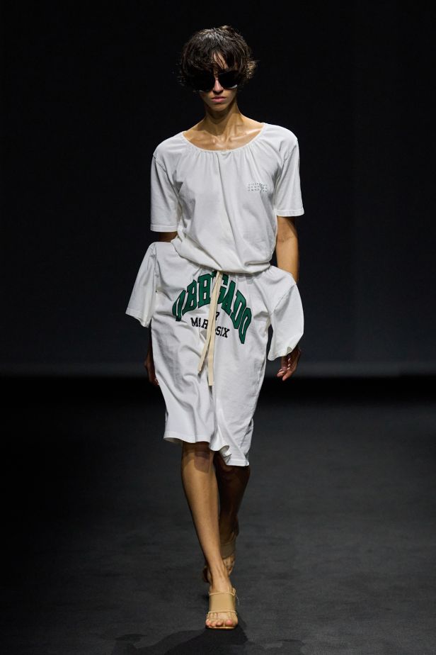 MM6 Maison Margiela‏ تعيد ابتكار خزانة الملابس اليومية في مجموعة ربيع 2027‏