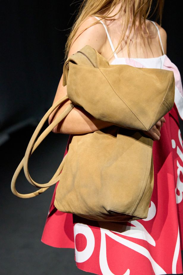 MM6 Maison Margiela‏ تعيد ابتكار خزانة الملابس اليومية في مجموعة ربيع 2027‏