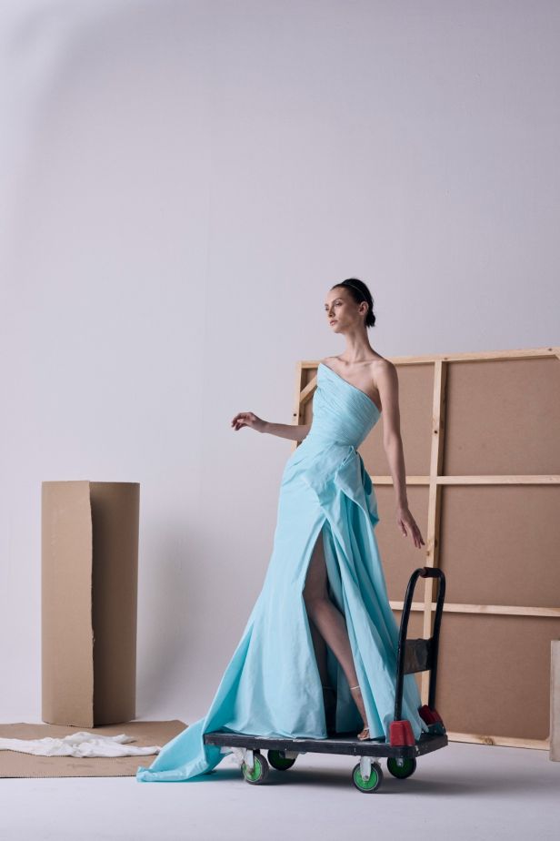 رامي العلي يترجم سكينة الطبيعة إلى أزياء ساحرة في مجموعة ربيع وصيف 2027‏