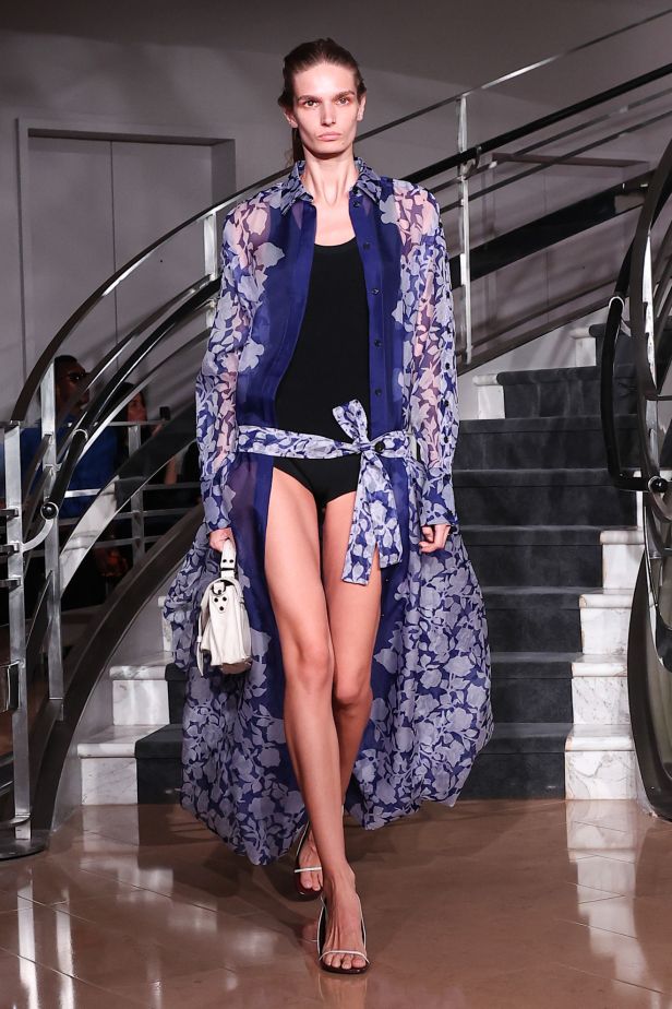 مجموعة ‏Proenza Schouler‏ لربيع 2027... راشيل سكوت تكتب حوارًا بين الإرث والعصرية