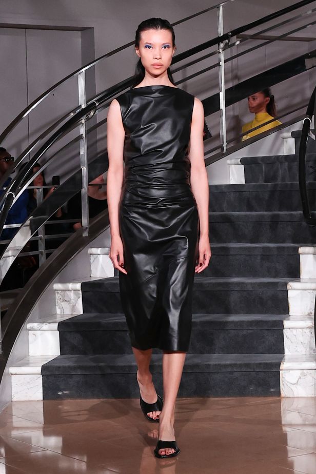 مجموعة ‏Proenza Schouler‏ لربيع 2027... راشيل سكوت تكتب حوارًا بين الإرث والعصرية