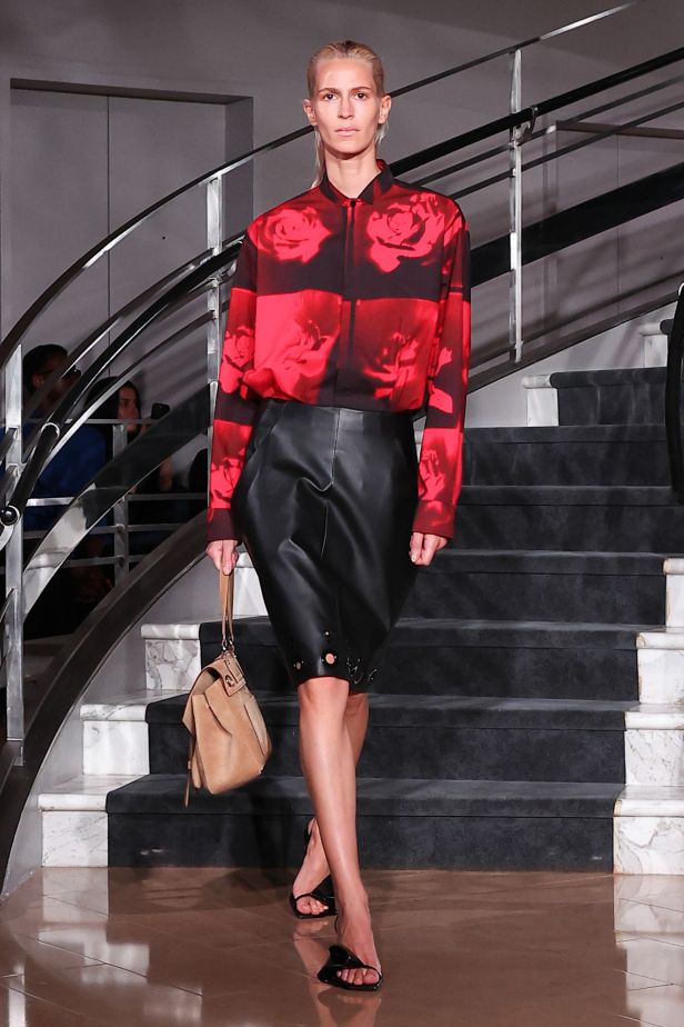 مجموعة ‏Proenza Schouler‏ لربيع 2027... راشيل سكوت تكتب حوارًا بين الإرث والعصرية