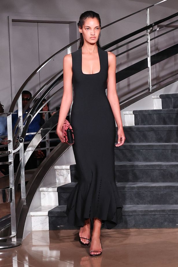 مجموعة ‏Proenza Schouler‏ لربيع 2027... راشيل سكوت تكتب حوارًا بين الإرث والعصرية