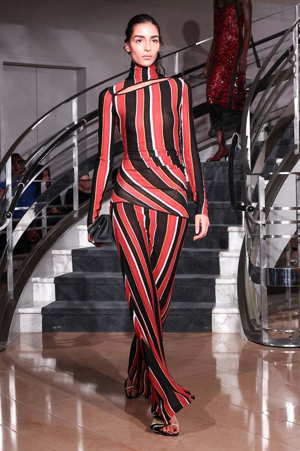 مجموعة ‏Proenza Schouler‏ لربيع 2027... راشيل سكوت تكتب حوارًا بين الإرث والعصرية