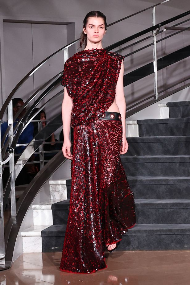مجموعة ‏Proenza Schouler‏ لربيع 2027... راشيل سكوت تكتب حوارًا بين الإرث والعصرية