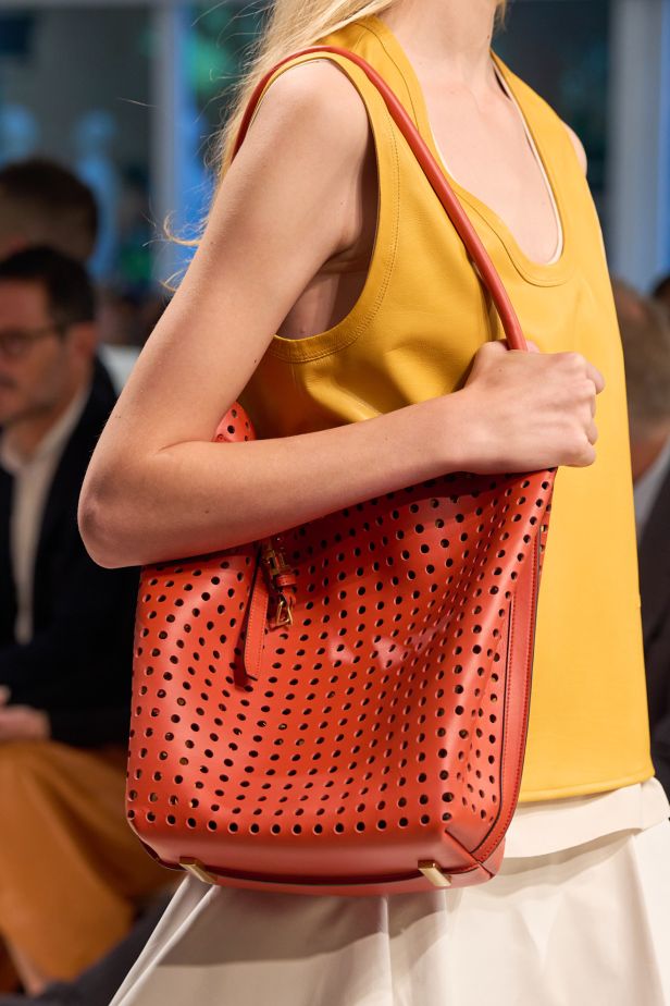 مجموعة ‏Tod's‏ لربيع وصيف 2027... أناقة إيطالية تحتفي بالحرفية وجمال التفاصيل‏