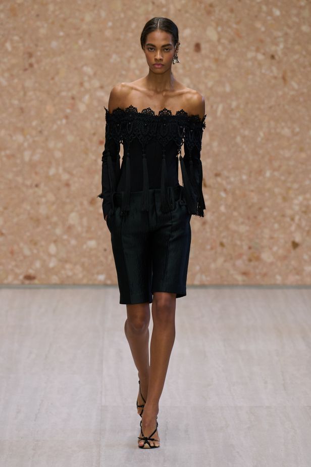 شيمينا كمالي تكشف عن مجموعة‎ "Obsession" ‎لدار ‏Chloé‏...‏‎ ‎تجسيد جديد للأناقة الفرنسية ‏