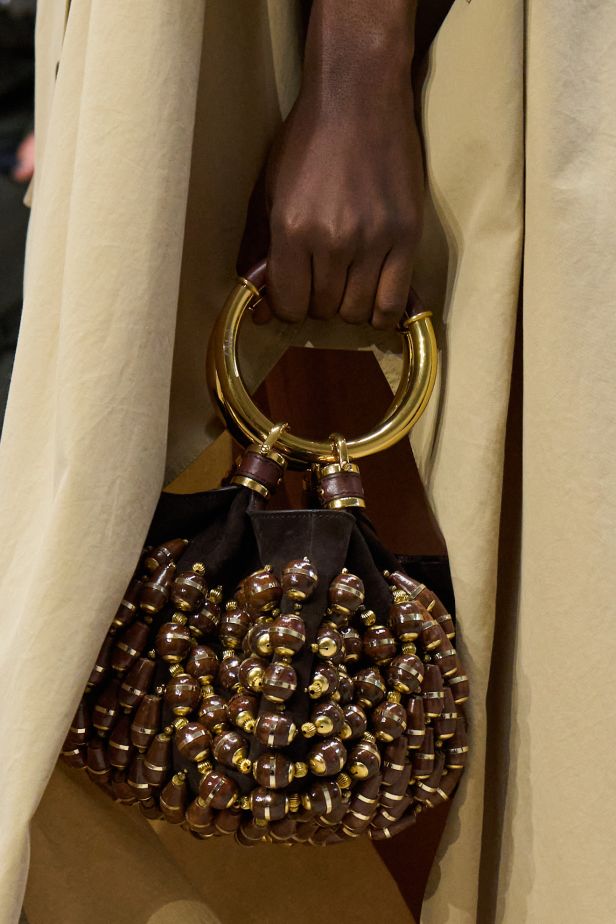 شيمينا كمالي تكشف عن مجموعة‎ "Obsession" ‎لدار ‏Chloé‏...‏‎ ‎تجسيد جديد للأناقة الفرنسية ‏