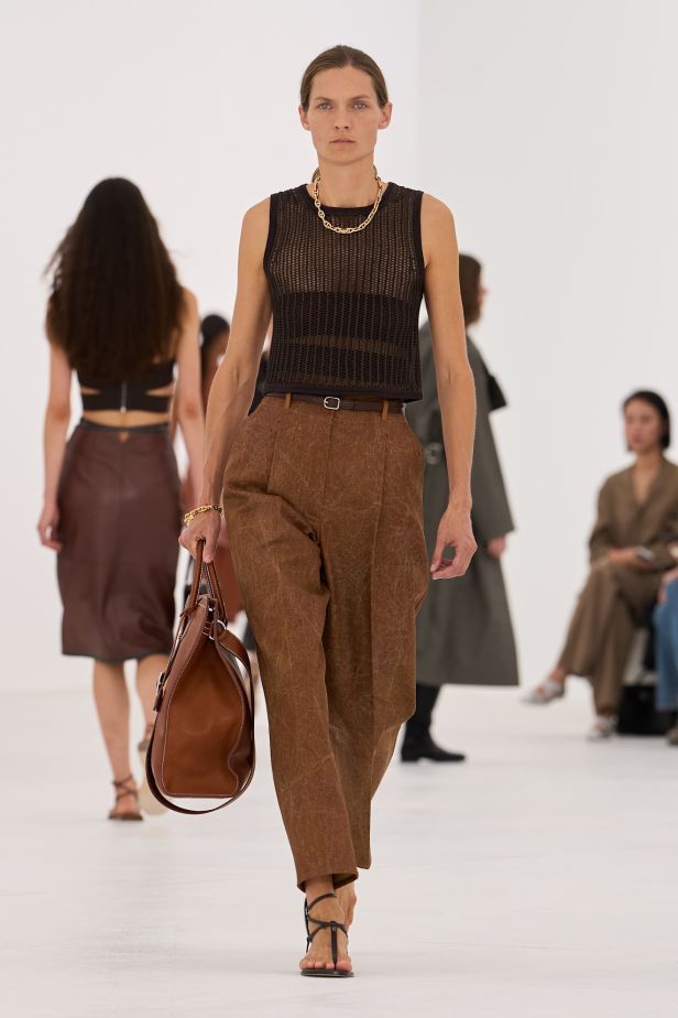 مجموعة ‏Hermès‏ لربيع وصيف 2027... تجسيد شكل الهواء وخفة لا تُزن