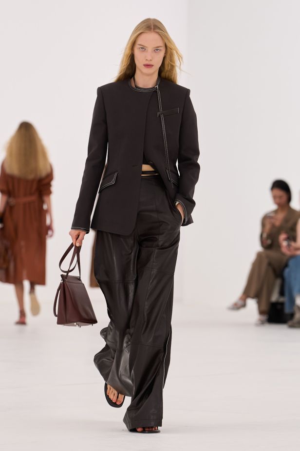 مجموعة ‏Hermès‏ لربيع وصيف 2027... تجسيد شكل الهواء وخفة لا تُزن