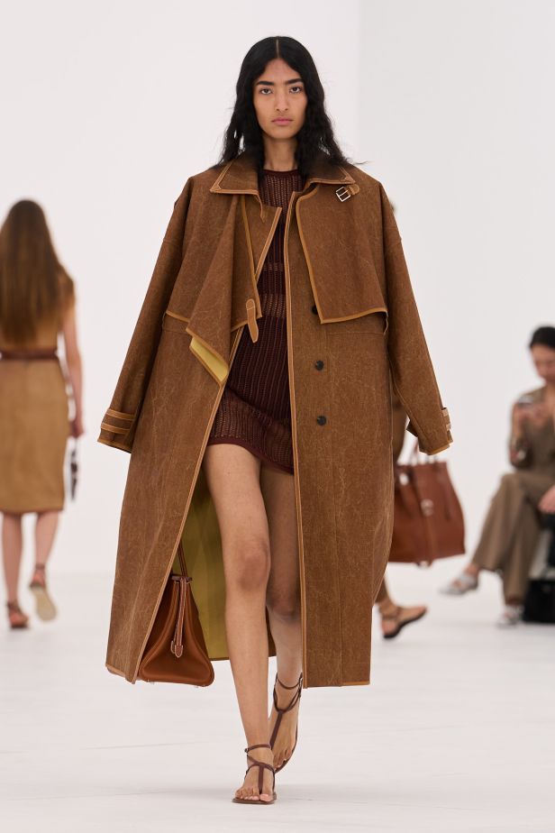 مجموعة ‏Hermès‏ لربيع وصيف 2027... تجسيد شكل الهواء وخفة لا تُزن