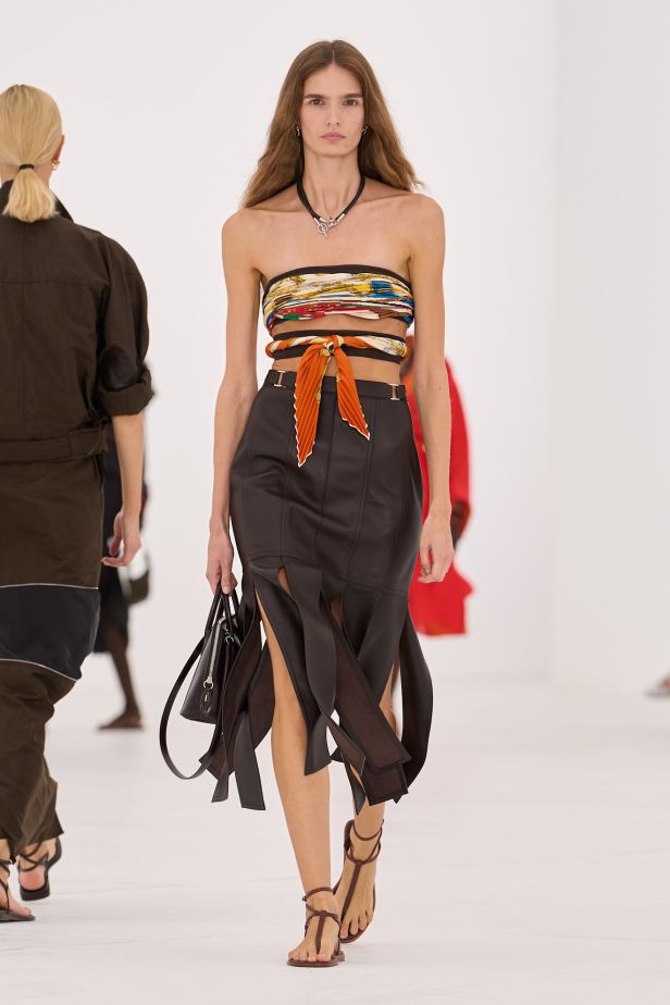 مجموعة ‏Hermès‏ لربيع وصيف 2027... تجسيد شكل الهواء وخفة لا تُزن