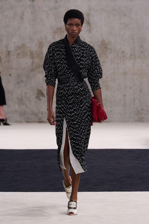 مجموعةLanvin ‎ لربيع وصيف 2027... مستهلمة من جين لانفان إلى نجمات القرن العشرين