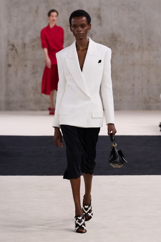 مجموعةLanvin ‎ لربيع وصيف 2027... مستهلمة من جين لانفان إلى نجمات القرن العشرين