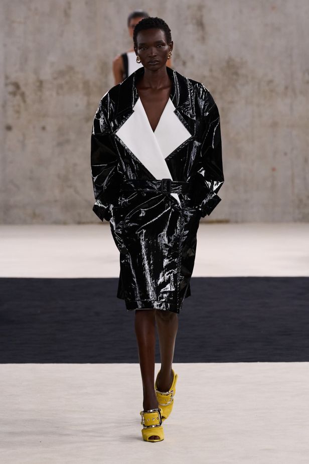 مجموعةLanvin ‎ لربيع وصيف 2027... مستهلمة من جين لانفان إلى نجمات القرن العشرين