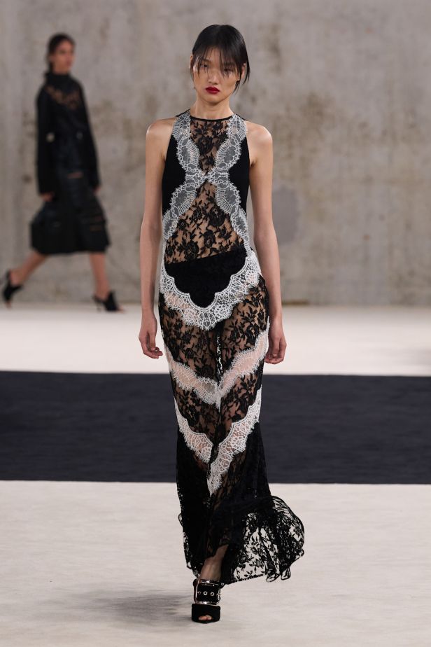 مجموعةLanvin ‎ لربيع وصيف 2027... مستهلمة من جين لانفان إلى نجمات القرن العشرين