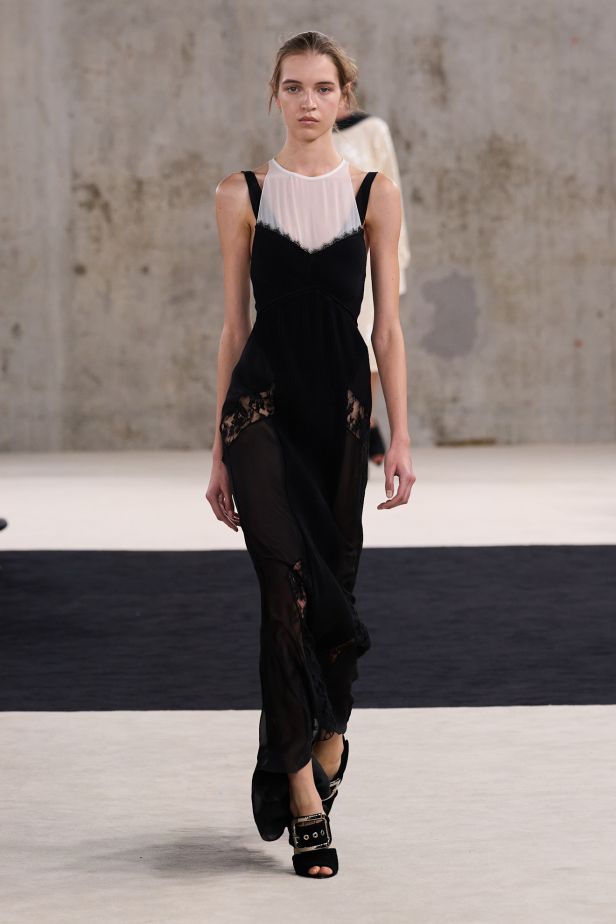مجموعةLanvin ‎ لربيع وصيف 2027... مستهلمة من جين لانفان إلى نجمات القرن العشرين