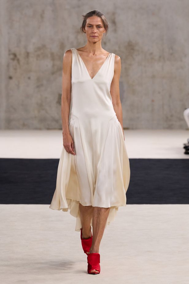 مجموعةLanvin ‎ لربيع وصيف 2027... مستهلمة من جين لانفان إلى نجمات القرن العشرين