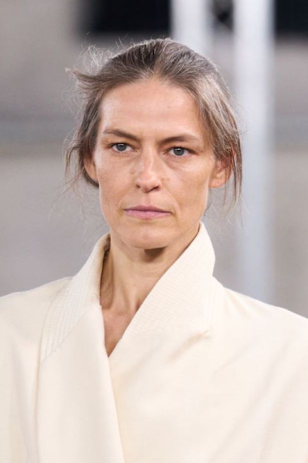 مجموعةLanvin ‎ لربيع وصيف 2027... مستهلمة من جين لانفان إلى نجمات القرن العشرين