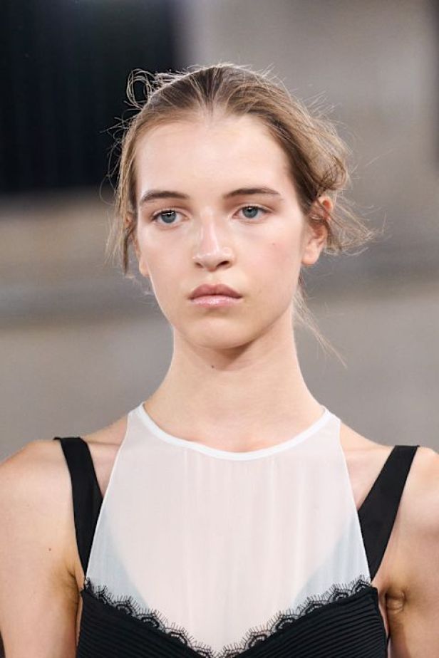 مجموعةLanvin ‎ لربيع وصيف 2027... مستهلمة من جين لانفان إلى نجمات القرن العشرين
