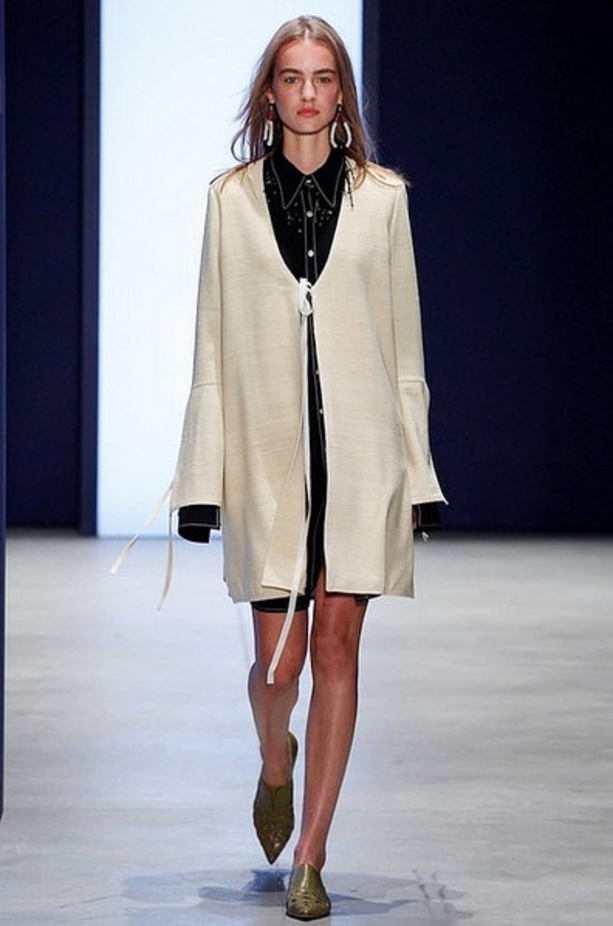 عرض Derek Lam لسيّدة تهوى العفوية! 