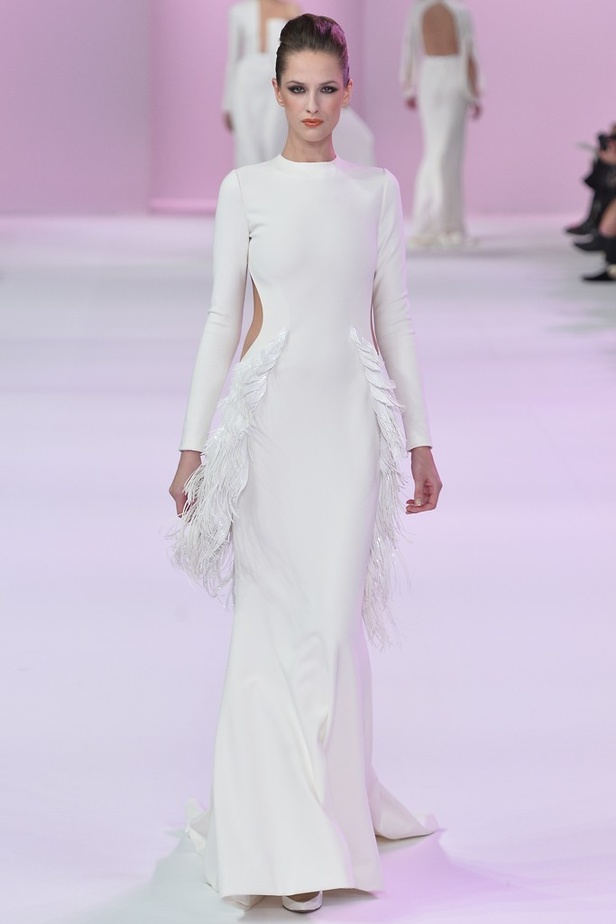 Stéphane Rolland أناقة الاصفر ورقيّ الابيض