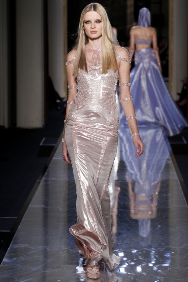 Atelier Versace الآلهة العصرية
