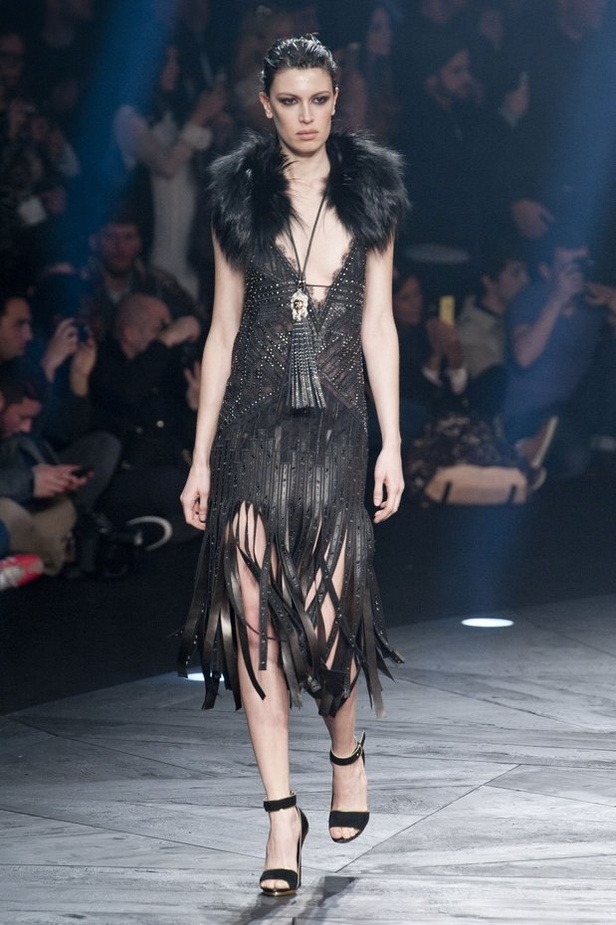 Roberto Cavalli... أناقة بسحر الغابات الاستوائية