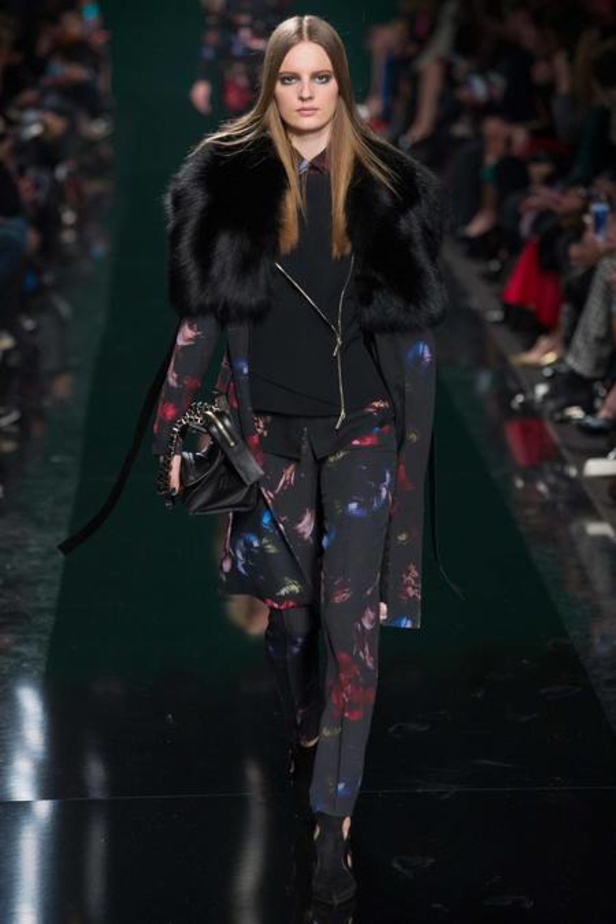 Elie Saab... الوصفة السحرية لأناقة السهرات