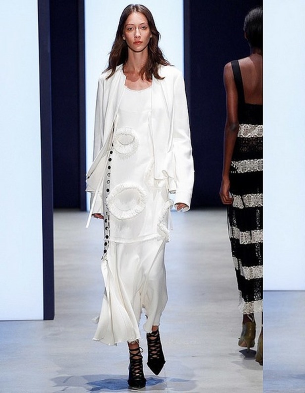 عرض Derek Lam لسيّدة تهوى العفوية! 