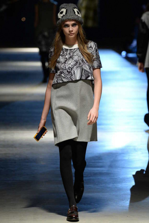 أزياء Giles... تفاصيل صغيرة تصنع الدهشة