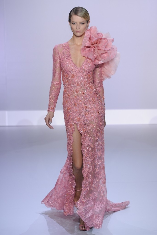 Ralph & Russo مجموعة حالمة تعيدنا الى العصر الذهبي