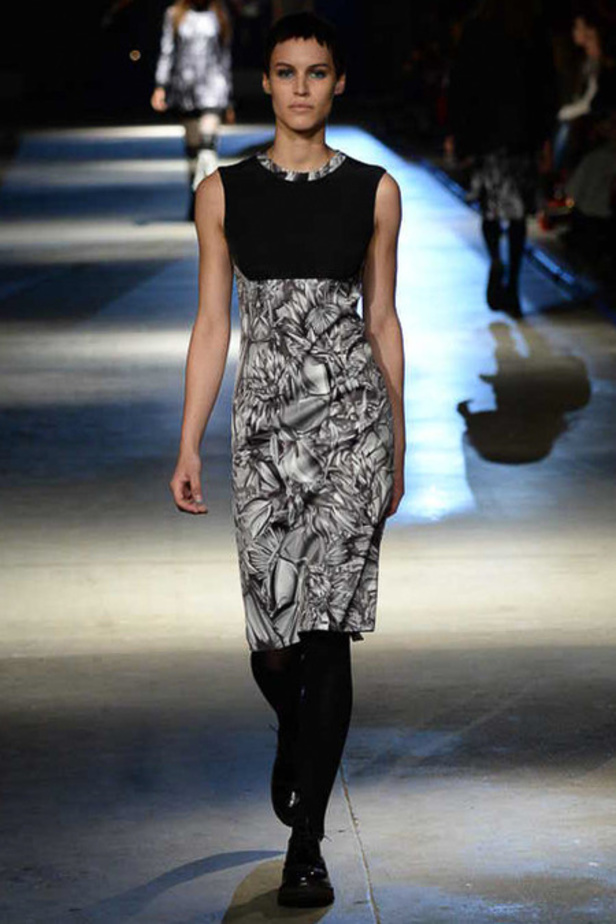 أزياء Giles... تفاصيل صغيرة تصنع الدهشة