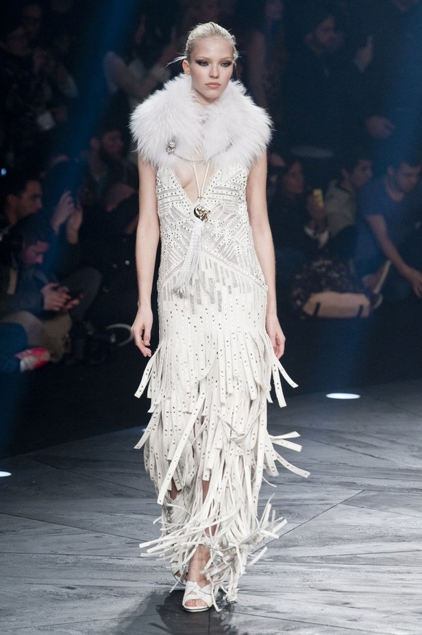 Roberto Cavalli... أناقة بسحر الغابات الاستوائية