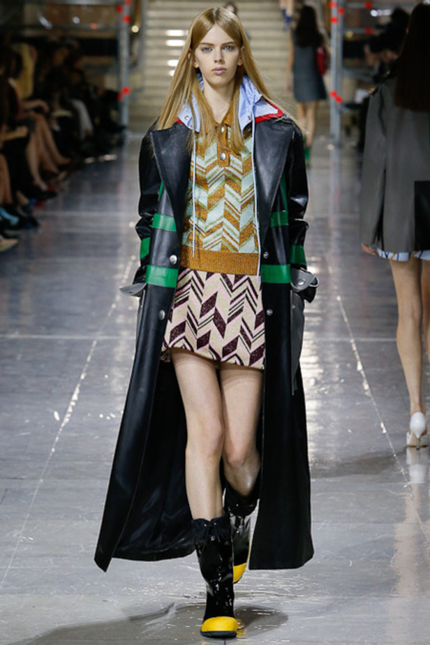 خريف Miu Miu... جمال بألوان السماء السبعة