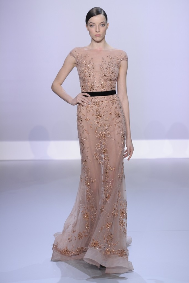 Ralph & Russo مجموعة حالمة تعيدنا الى العصر الذهبي