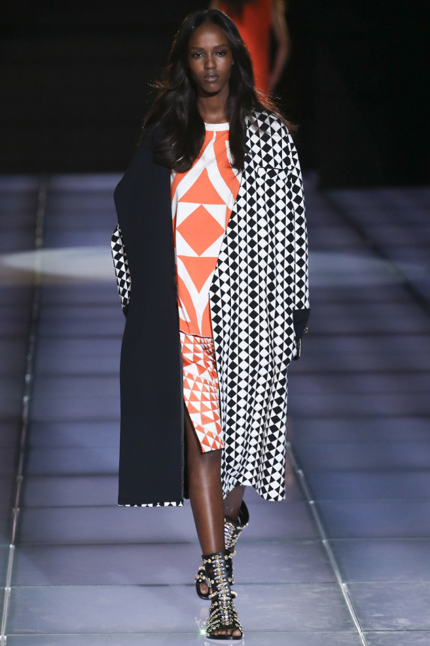 تخريمات دائرية ونقوش متداخلة في مجموعة FAUSTO PUGLISI