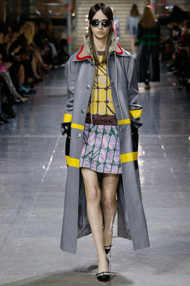 خريف Miu Miu... جمال بألوان السماء السبعة