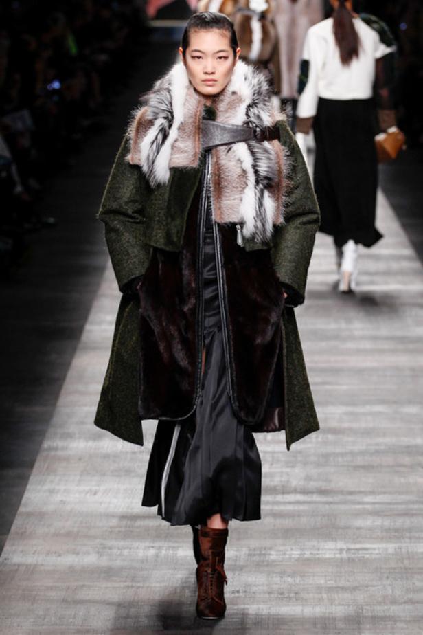 Fendi... دفء الفرو ونعومة البنفسج