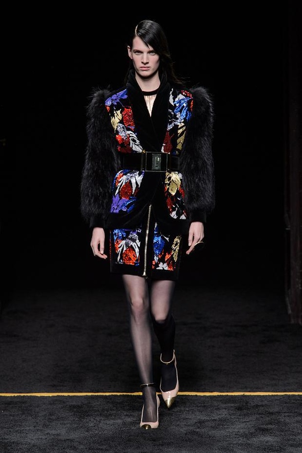 حقبة السبعينات تعجّ بالألوان في مجموعة Balmain