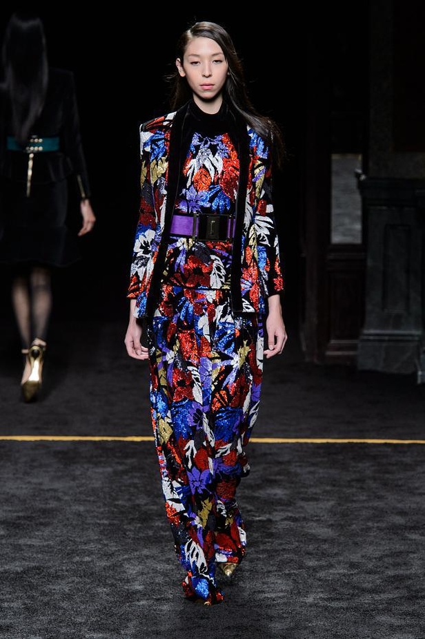 حقبة السبعينات تعجّ بالألوان في مجموعة Balmain