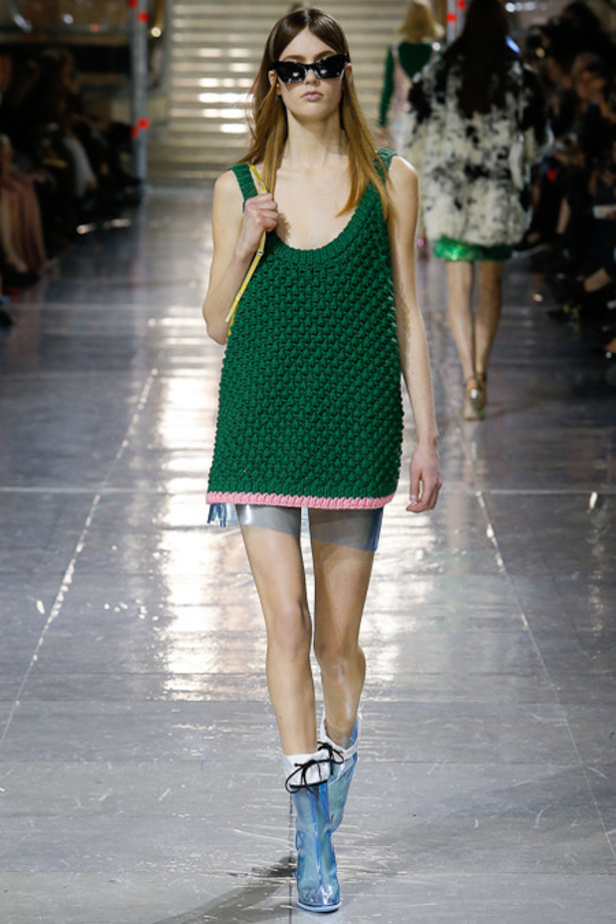 خريف Miu Miu... جمال بألوان السماء السبعة