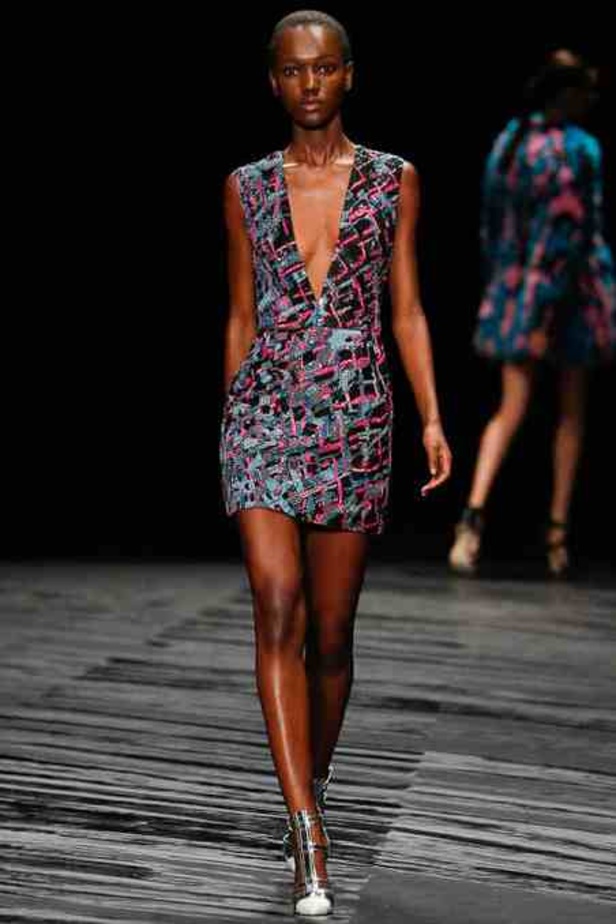 الفصول الأربعة تجتمع تحت سحابة J. MENDEL