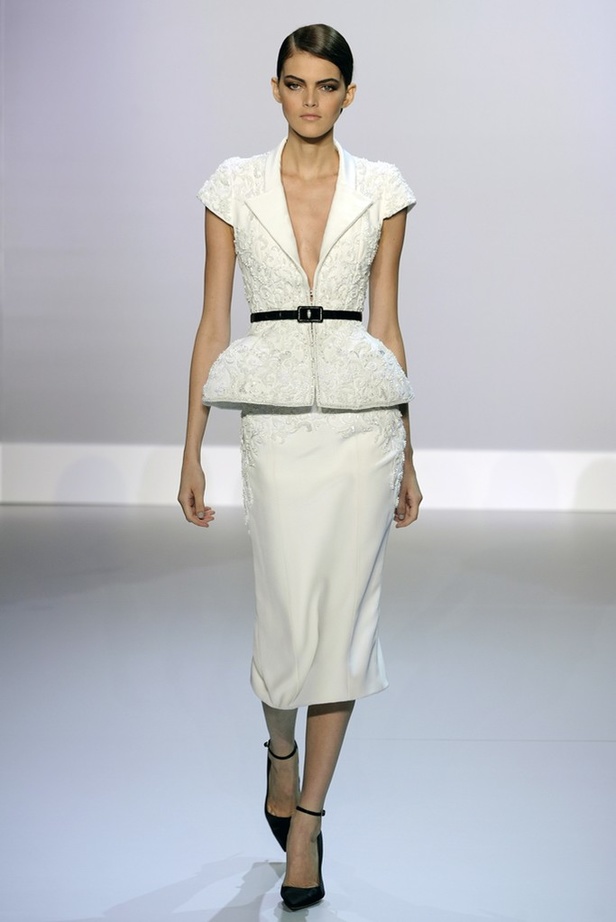 Ralph & Russo مجموعة حالمة تعيدنا الى العصر الذهبي