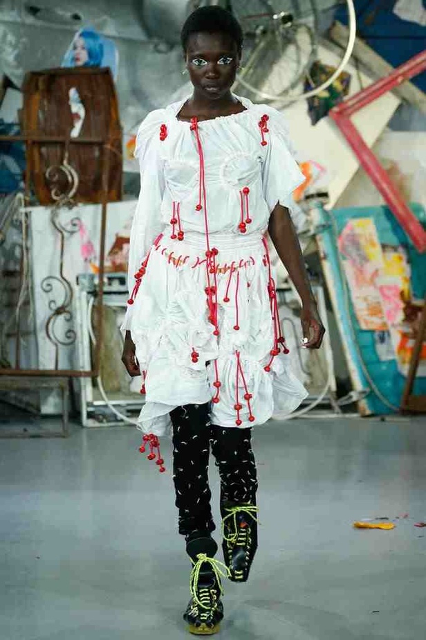 أرفضى كل القيود مع ربيع MEADHAM KIRCHHOFF