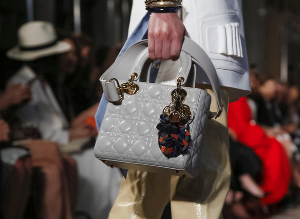 من باريس الى لندن.. مجموعة ديور كروز 2017!