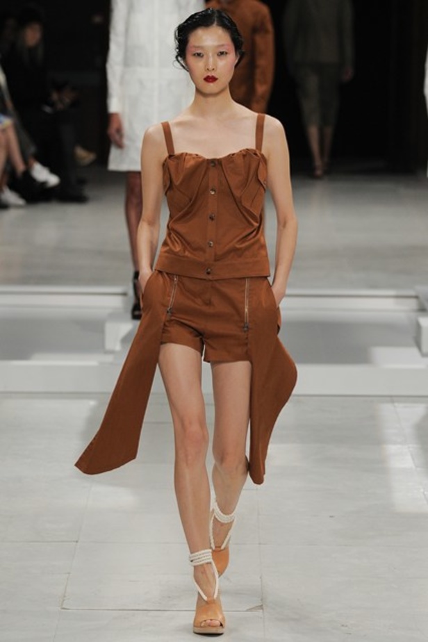 مجموعة Chalayan لربيع و صيف 2016