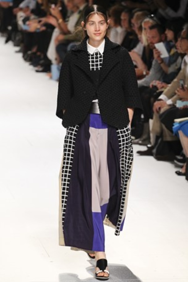 لمسات عصرية ومضلّعة في عرض  ISSEY MIYAKE