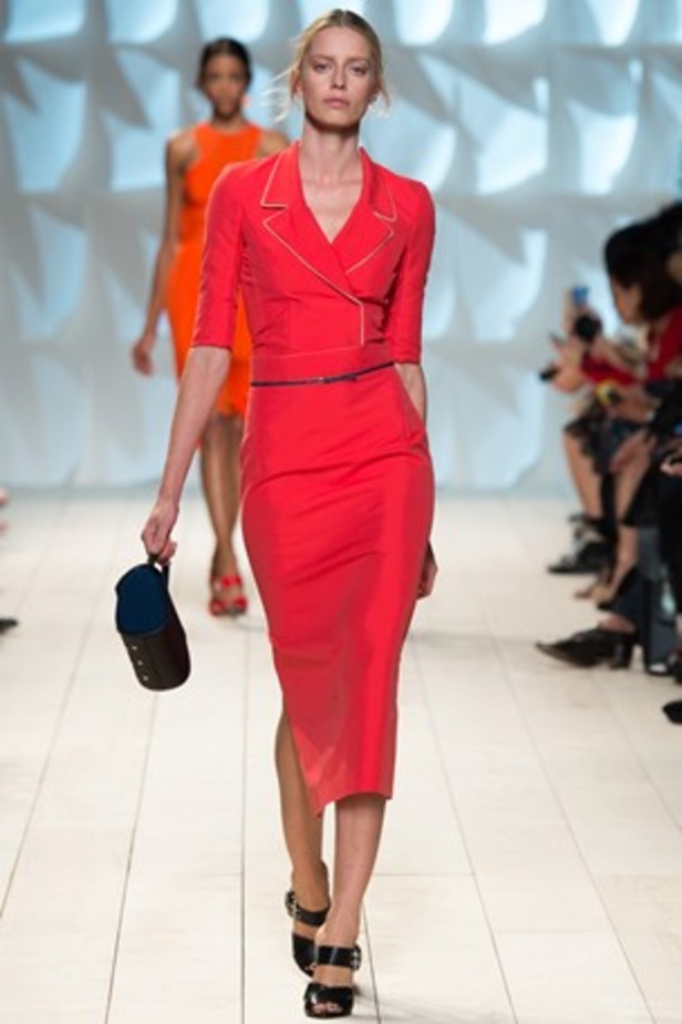 الأنوثة والرقي يتناغمان في مجموعة  Nina Ricci